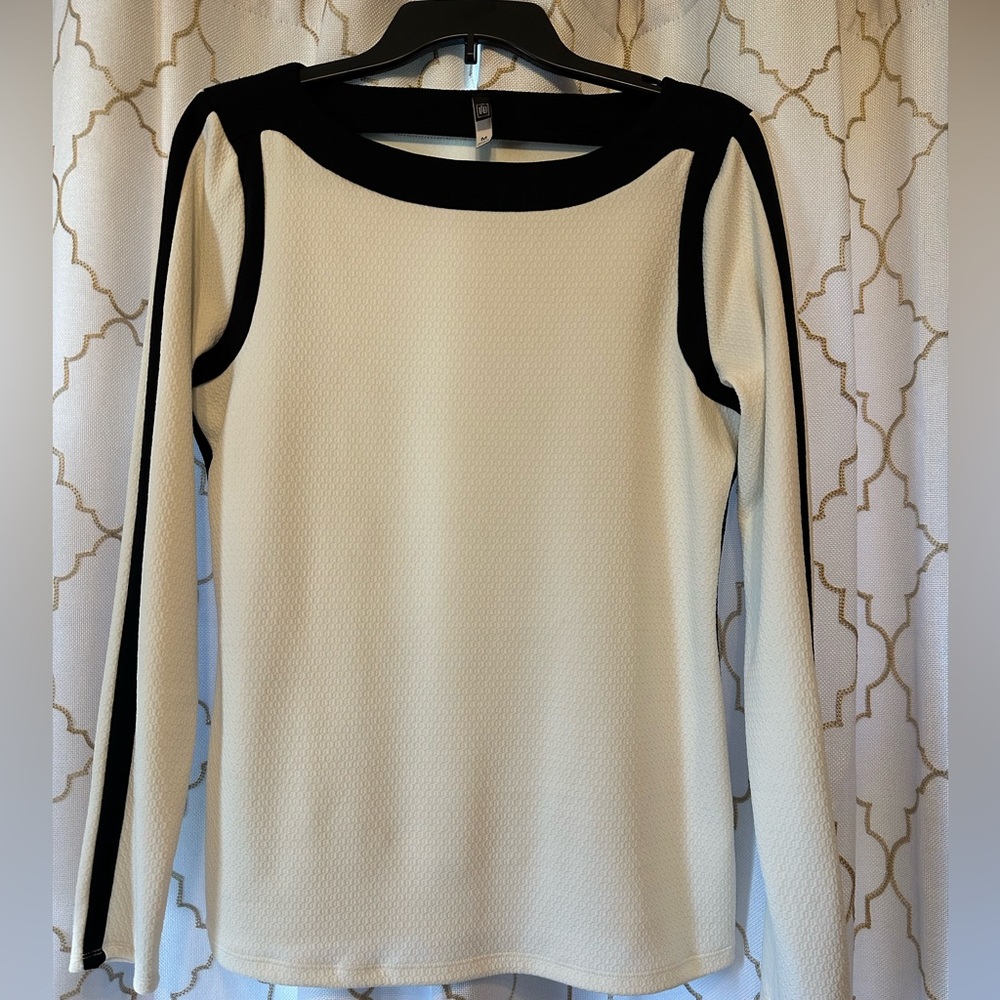 The Limited LTD medium long sleeve dressy top